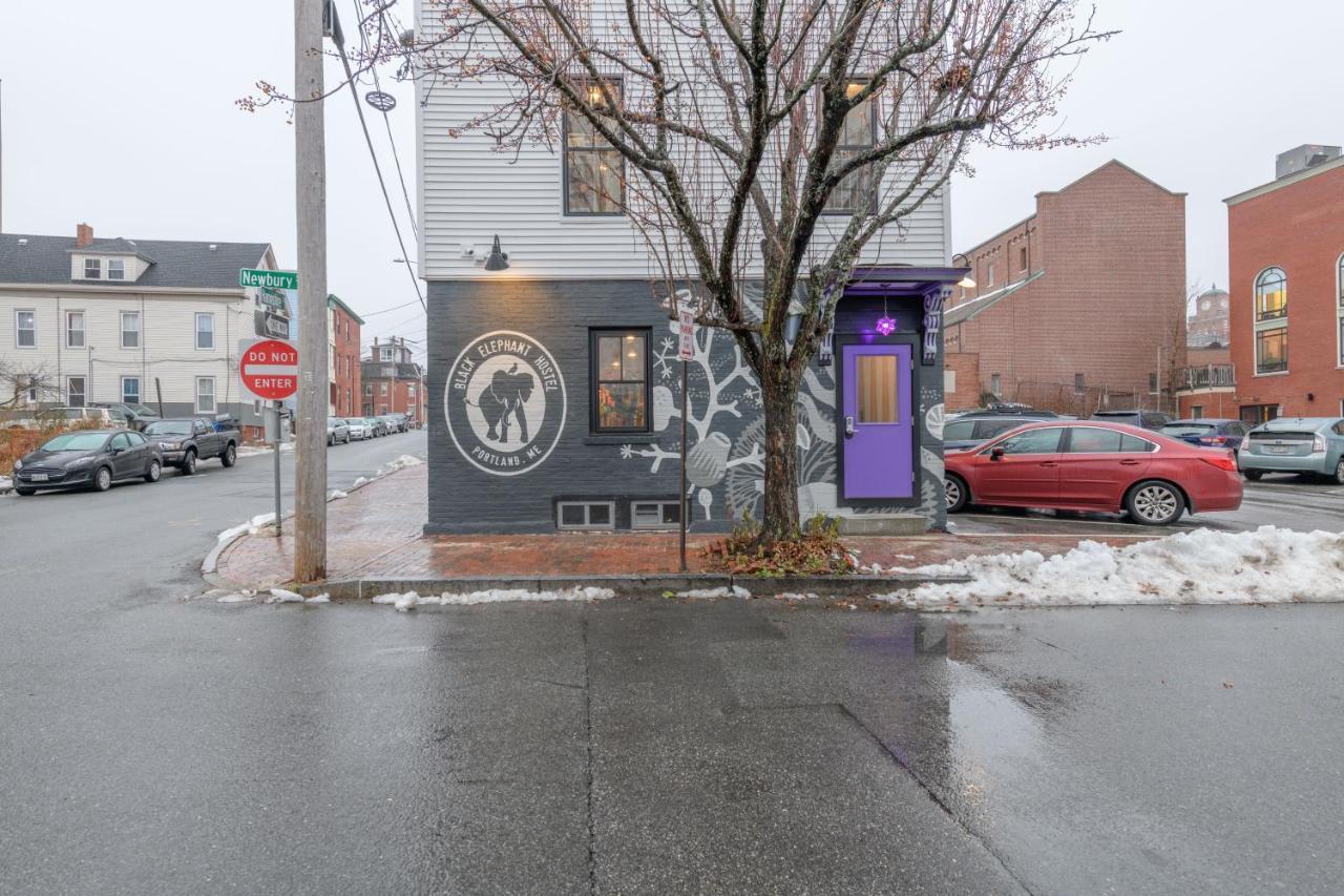 Black Elephant Hostel Portland Exterior photo